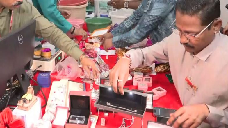 Entertainment News | Lalbaugcha Raja Donation Counting Begins: Gold Chains, Dollars Among Offerings