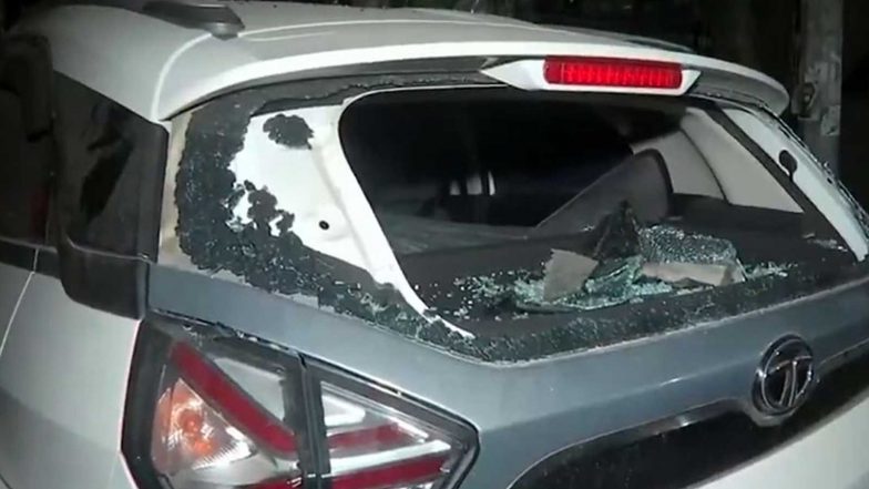 India News | Clash Breaks out Between Student Groups of DU's Satyawati College in Bharat Nagar; Vehicles Damaged