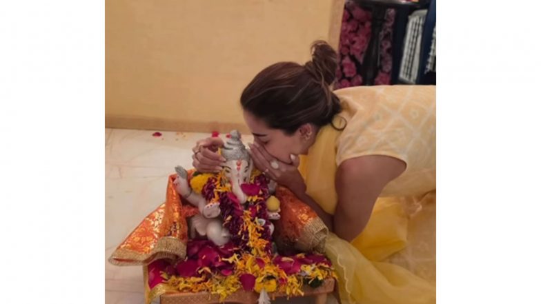 Entertainment News | Ananya Panday Performs Ganpati Visarjan at Home in Eco-friendly Way 