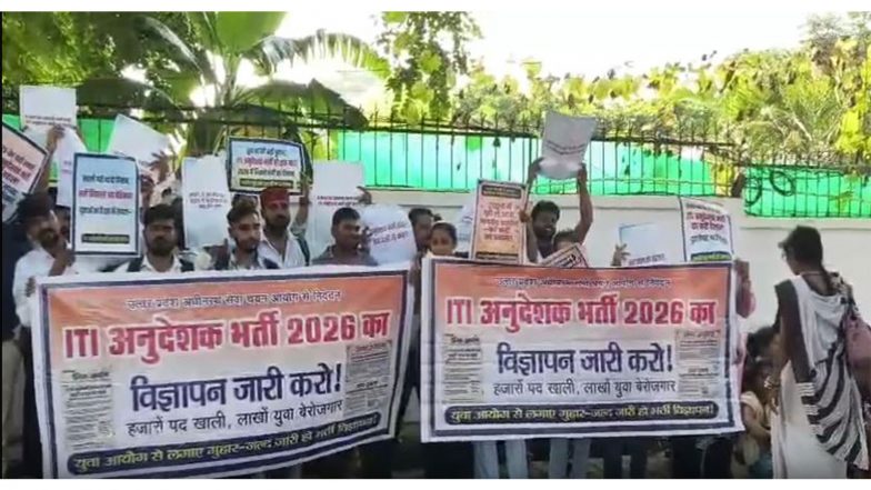 India News | Job Aspirants, ASHA Workers, COVID Staff Protest at UP Dy CM Brajesh Pathak's Lucknow Residence