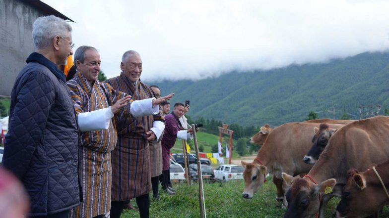 World News | Jaishankar Hands over 43 Jersey Cows, Visits Historic Wangduechhoeling Palace and Kurjey Lhakhang in Bhutan