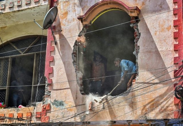 India News | Delhi MCD Seals 11 Properties, Passes 12 Demolition Orders During Intensive Enforcement Exercise