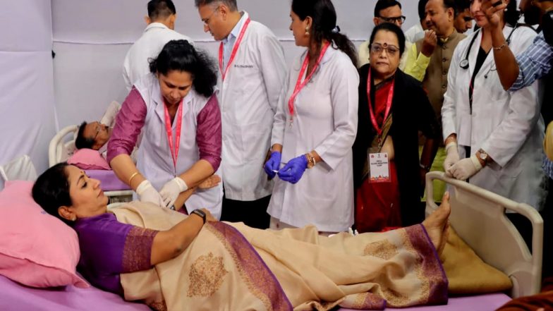 India News | ‘Seva Sankalp Abhiyan’: Delhi CM Rekha Gupta Donates Blood, Gives Message of Public Service