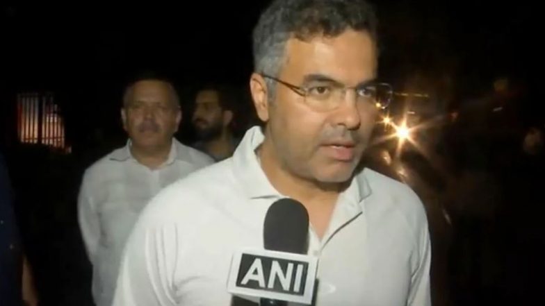 India News | Delhi PWD Minister Parvesh Verma Conducts Midnight Inspection of Road Works