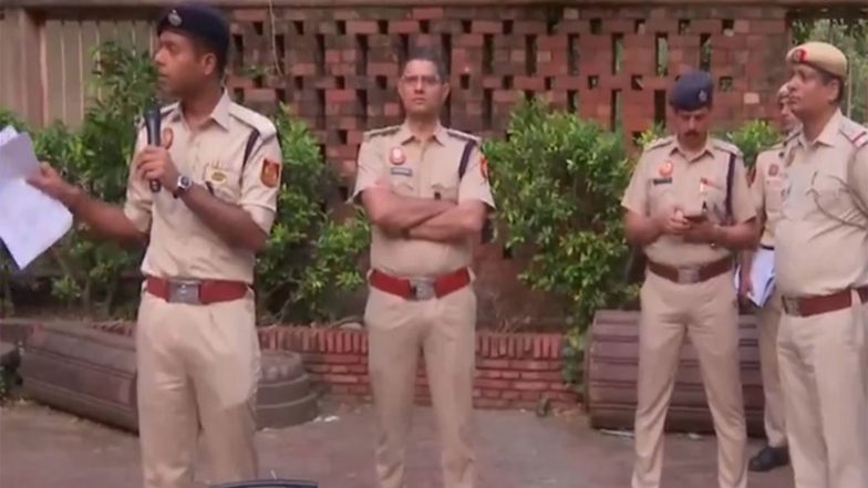 India News | Delhi: Police Steps Up Security Across North Campus as DUSU Polling Begins