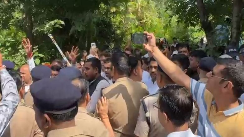 India News | Ankita Bhandari Murder Case: Congress Workers Clash with Police During Protest March to Vanantara Resort in Uttarakhand
