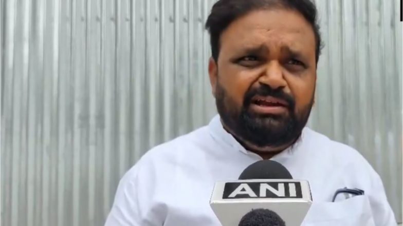 India News | Maharashtra: Puppies Dumped on Civic Officer's Desk in Protest over Stray Dog Menace in Nashik; Official Demands Action