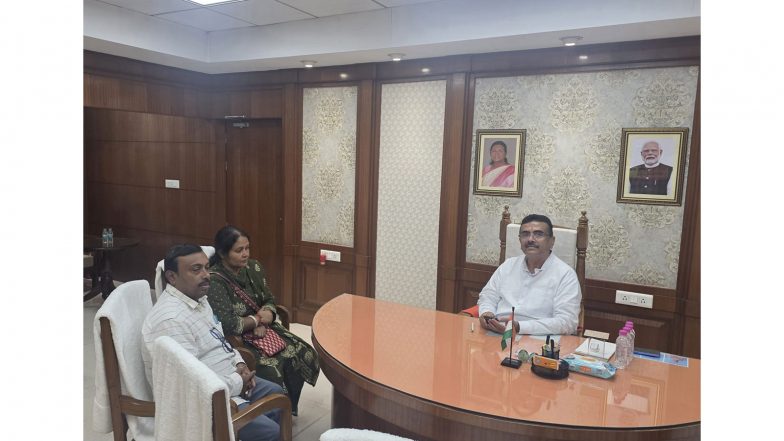 India News | Double Blow for Mamata Banerjee: After Losing Symbol, Faction's Candidate Sanchita Pradhan Withdraws from Nandigram