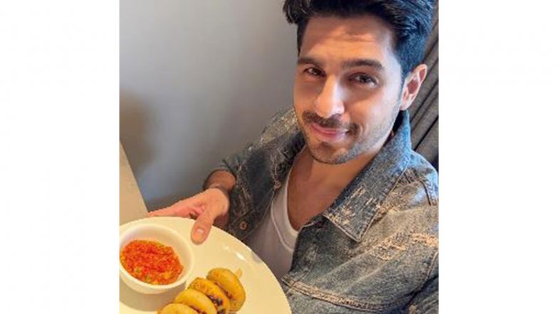 Entertainment News | Sidharth Malhotra Gorges on Bihar's Famous Dish Litti Chokha&nbsp;