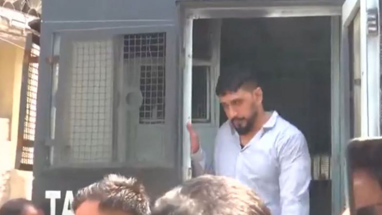 India News | Gangster Kala Jatheri Visits Sonipat Village Home After Dwarka Court Grants 7-hour Custody Parole