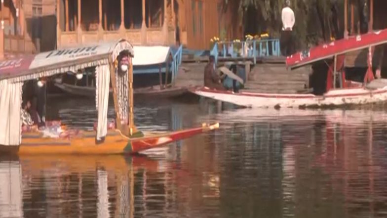 Entertainment News | Kashmir Weather Delights Tourists as Shikara Rides Draw Visitors to Srinagar&rsquo;s Dal Lake