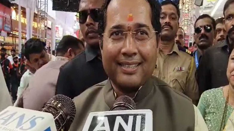 Entertainment News | NIBE Group CMD Ganesh Offers Prayers at Pune’s Shreemant Bhausaheb Rangari Ganpati Mandal