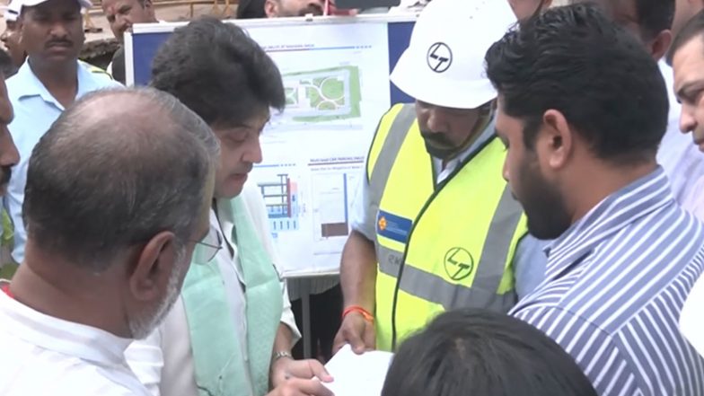 India News | Union Minister Scindia Inspects Multi-level Parking Project in Gwalior, Says Work Likely to Be Completed by Feb-March
