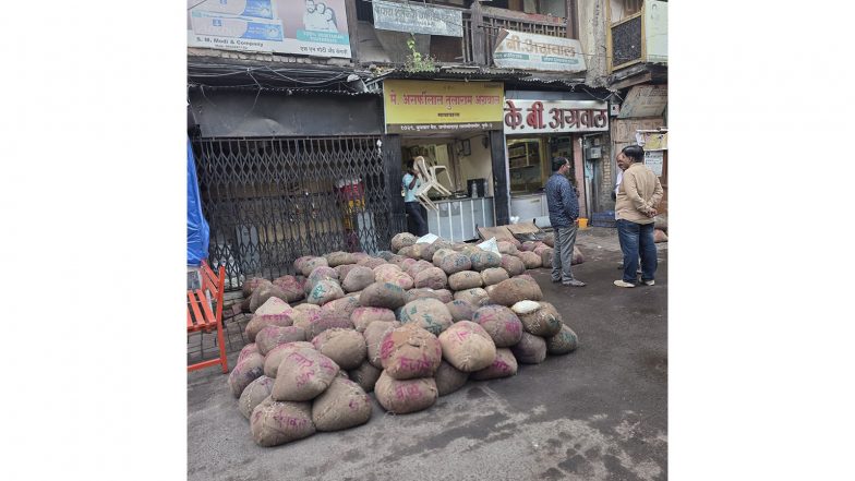 India News | Maharashtra FDA Seizes Adulterated Food Worth over Rs 1.36 Cr, Suspends 12 Licences After Statewide Festive Crackdown
