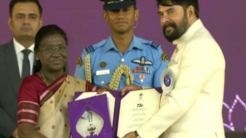 Entertainment News | Mammootty Receives Standing Ovation as He Wins Fourth National Award for ‘Bramayugam’ 