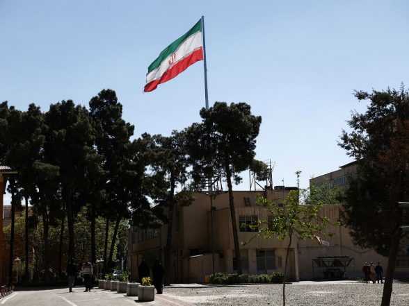 Iran Parliament Panel Approves New Penalties for Hormuz Rules