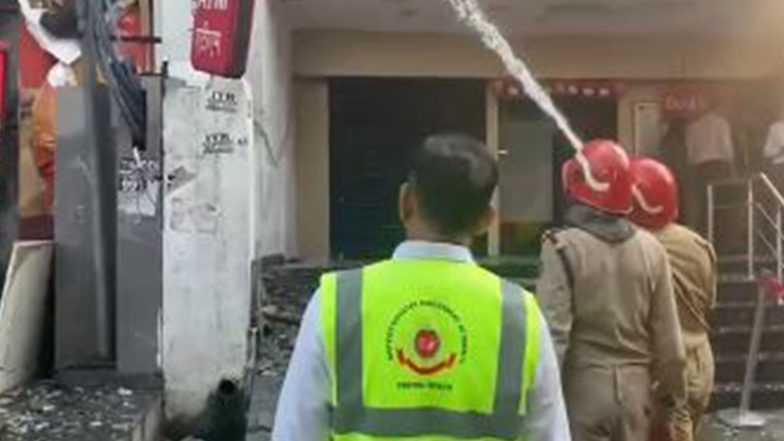 India News | Fire Breaks out on Second Floor of Building in Delhi's Model Town, 25 Fire Tenders Deployed