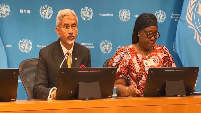 World News | Jaishankar Fires Back at Pakistani Reporter Who Attempted to Heckle