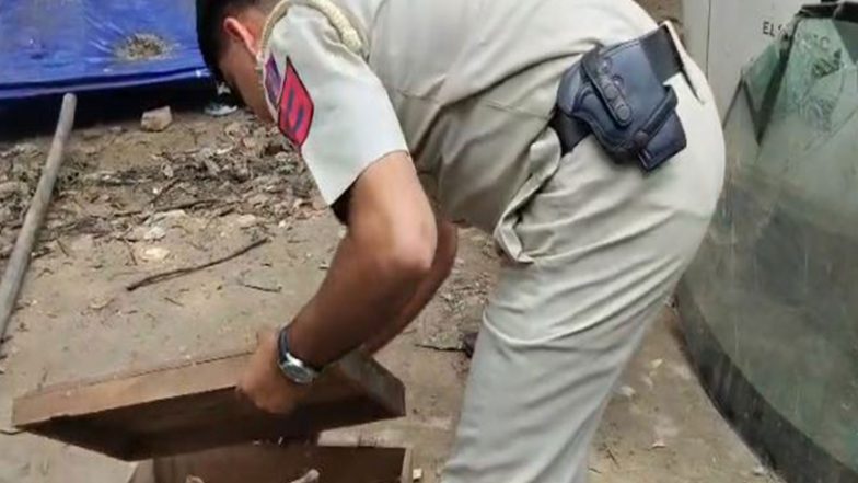 India News | Skeleton-like Object Found During Cleanliness Drive in Central Delhi, Police Verify Facts
