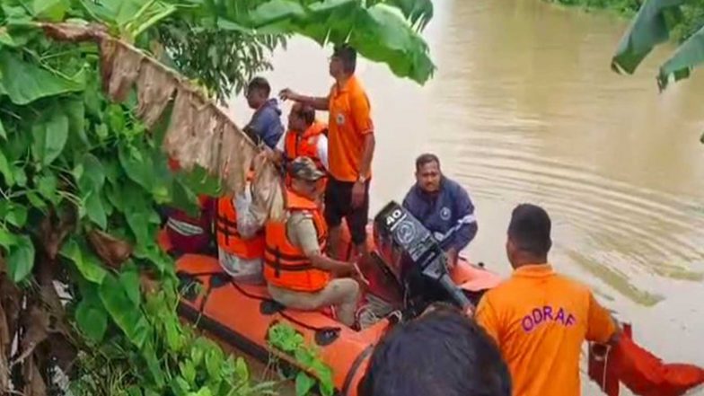 India News | Odisha: Embankment Breach Floods Farmland in Mayurbhanj; ODRAF Rescue Underway
