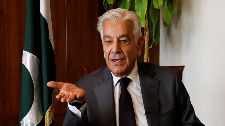 World News | Pak Defence Minister Khwaja Asif's Threat-like Gesture to Afghan Woman Who Quizzes Him Condemned