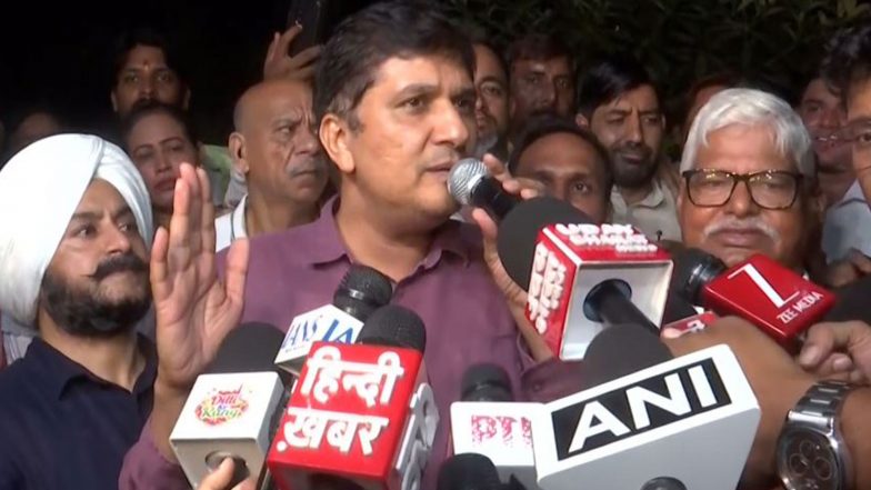 India News | “Video Evidence Present, Yet No FIR Registered”: AAP Holds Protest over Alleged Slapping Incident, Demands Action Against Parvesh Sahib Singh