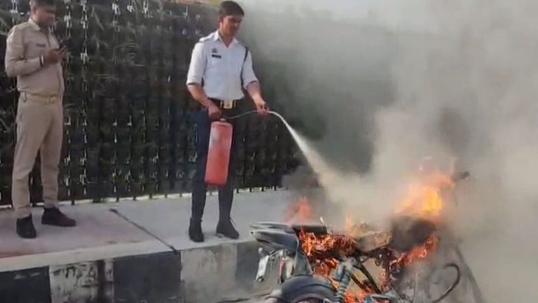 India News | Uttar Pradesh: Motorcycle Catches Fire in Lucknow, Firefighters Bring Blaze Under Control