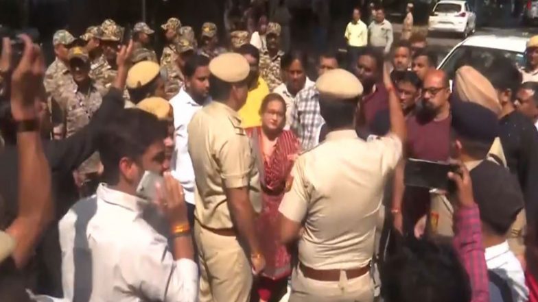 India News | Delhi: AAP Leaders Detained During Protest at Police HQ over Parvesh Verma Slapping Row
