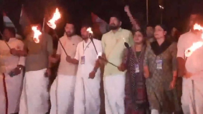 India News | Keralam: Youth Congress Protests Against CEC Gyanesh Kumar; Police Used Mild Lathi Charge, Tear Gas to Disperse Gathering
