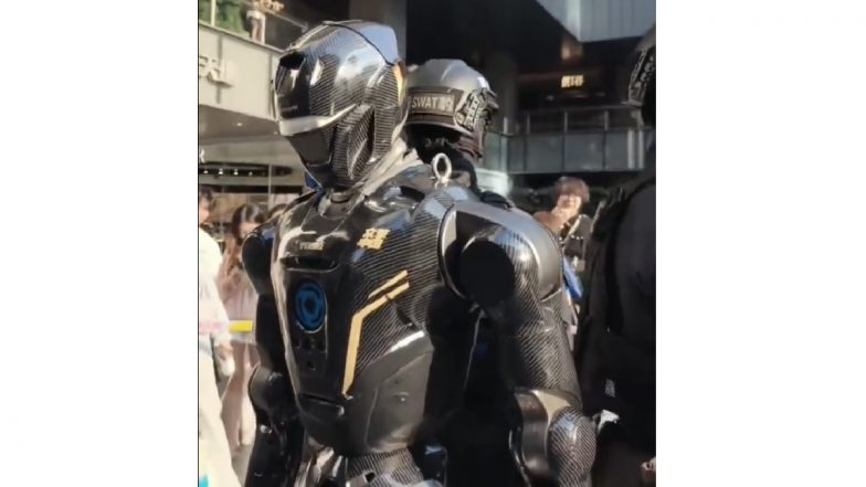 China Robot Police: Humanoid Robots Deployed for Patrolling in Shenzhen (Watch Viral Video)