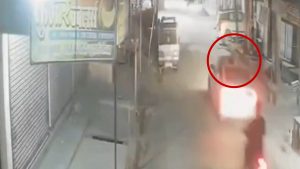 social-viral-Viral Video: UP Man Dragged 1.5 Km on Car Roof With Hands Trapped in Window Glass, Dies