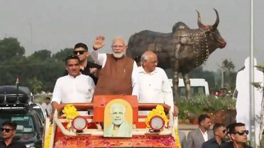 PM Narendra Modi Holds Roadshow in Gujarat Banaskantha District (Watch Video)