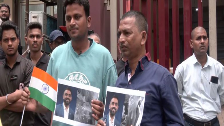 India News | Celebrations Outside Captain Smit Machchhar's Mumbai Residence; Friends and Family Hail Him as 'real Hero'