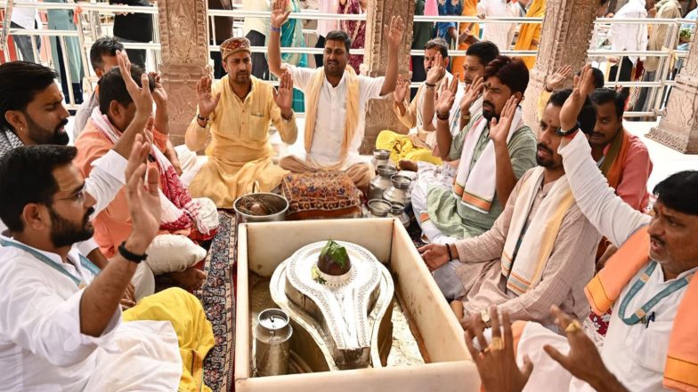 India News | Special Prayers, Rituals Held for Captain Smit Machchhar’s Speedy Recovery at Somnath, Kashi Vishwanath 