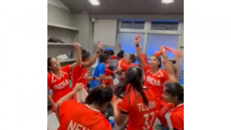 Sports News | Indian Women's Hockey Team Celebrates, Dances in Dressing Room After Asian Games Gold