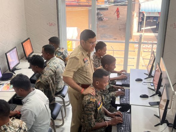 Mouse Skills Computer India News | From Trigger to Mouse: Security Personnel Learn Computer ...