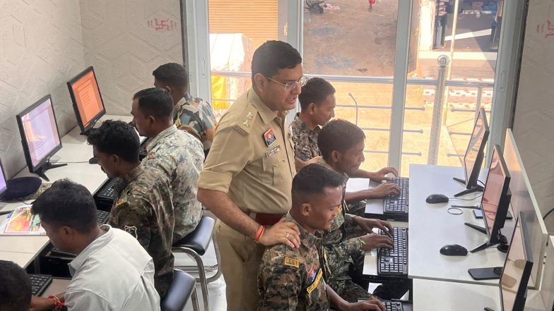 India News | From Trigger to Mouse: Security Personnel Learn Computer Skills Required for Modern Policing in Chhattisgarh