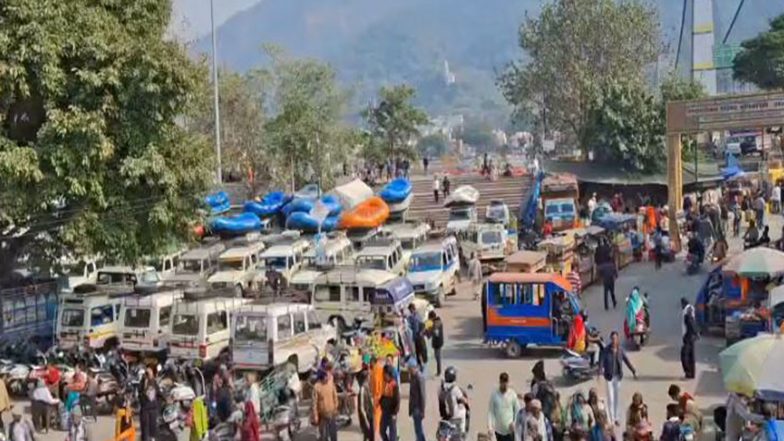 India News | Uttarakhand: Heavy Traffic Grips Rishikesh as Long Weekend Draws Tourists, Pilgrims
