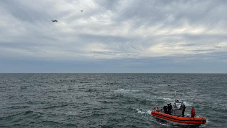 World News | Medical Plane Crashes off US Coast; Search on for 6 Onboard