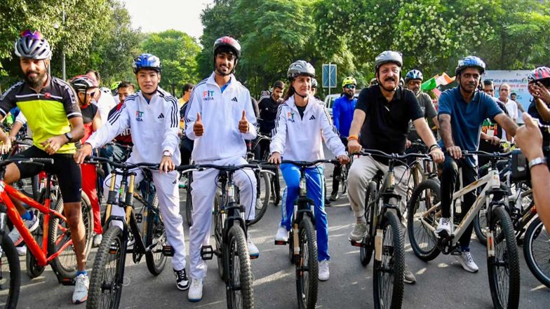 Sports News | Fit India Sundays on Cycle Honours Asian Games Medalists, Celebrates Swachh Bharat Abhiyan and Raahgiri Day