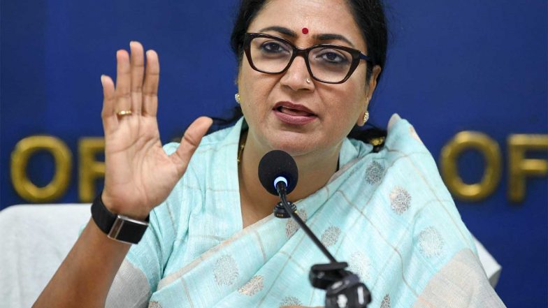 India News | Delhi Govt Extends Cashless Healthcare Facility to DJB Pensioners and Family: CM Rekha Gupta