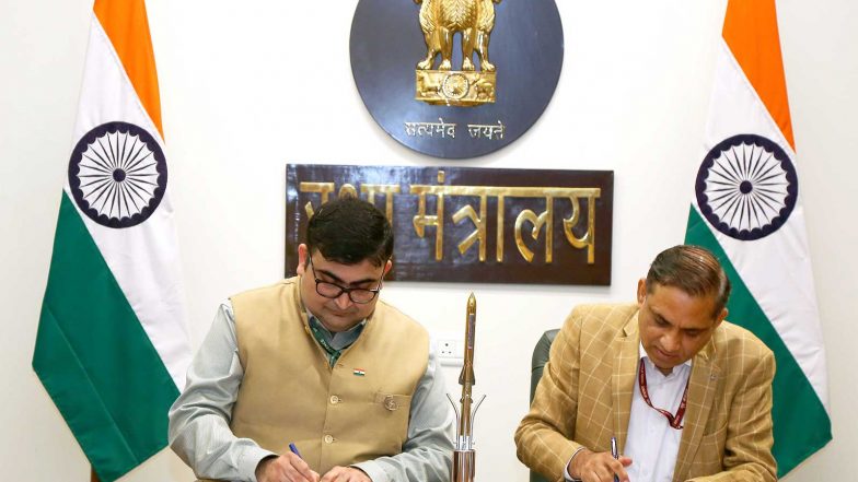 India News | MoD Signs Rs 661 Crore Contract to Procure BrahMos Fire Control System and Launchers for Indian Navy Ships