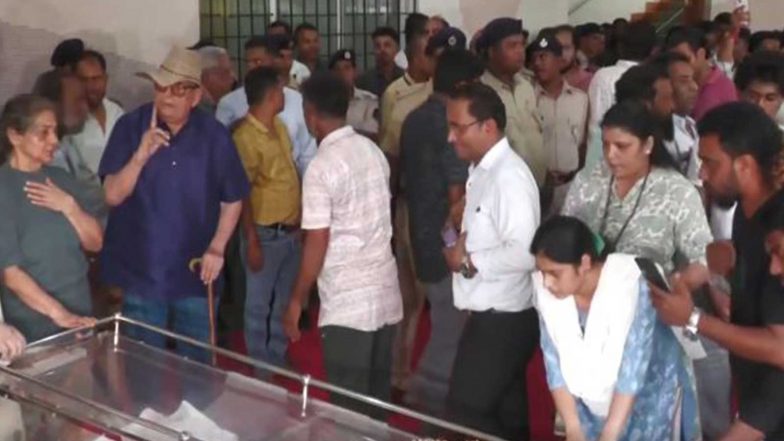 Entertainment News | Fans Pay Last Respects to Actor Nana Patekar in Goa Before Final Rites 