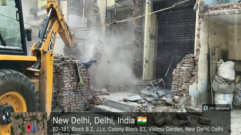 India News | MCD Conducts 21 Demolition Actions Across Delhi During City-wide Enforcement Drive