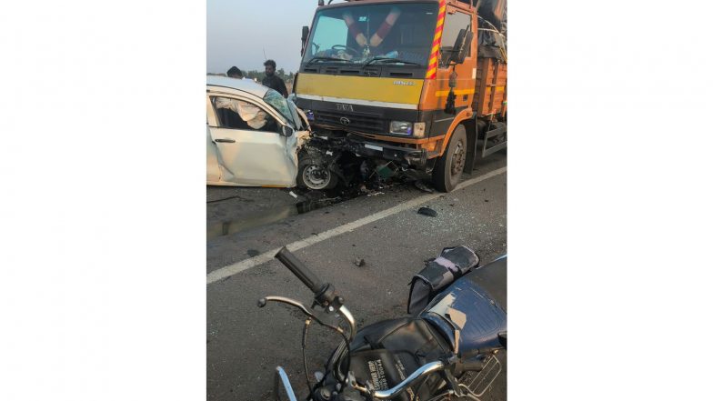 India News | Karnataka: Four Killed in Head-on Collision Between Car and Canter in Dharwad