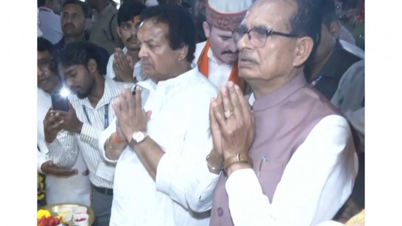 India News | “If We Don't Respect Daughters, Goddess Will Not Be Pleased”: Shivraj Singh Chouhan Offers Prayers at Bhopal's Kankali Mandir