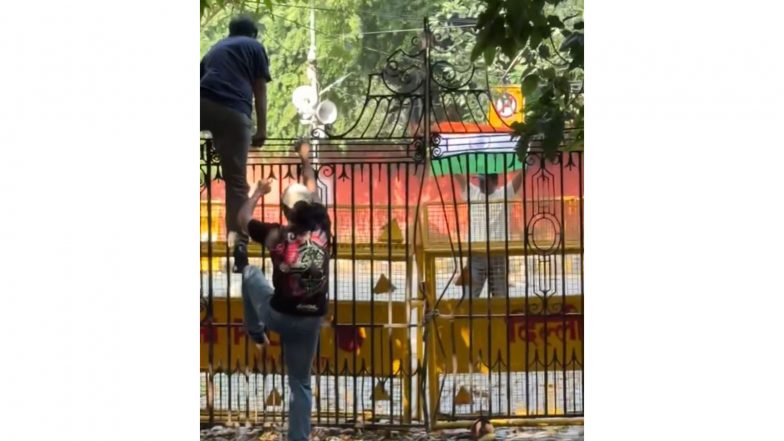 India News | Police Detain CJP's Saurav Das, Ranka and Ajinkya as They Attempt to Breach Jantar Mantar