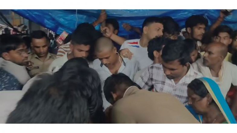 India News | Minors Among 11 Killed After Boat Capsizes in Bihar; Rescue Op Underway
