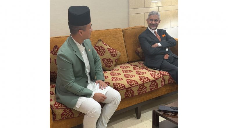 World News | Jaishankar Meets Nepal Home Minister Sudhan Gurung at IGI in Delhi