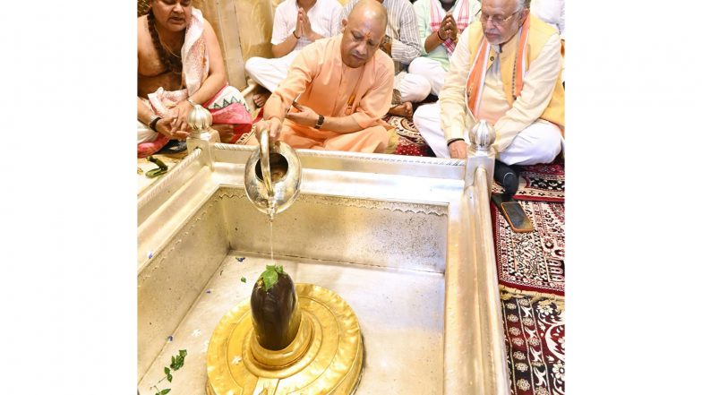 India News | CM Yogi Adityanath Offers Prayers at Kaal Bhairav, Kashi Vishwanath Temple